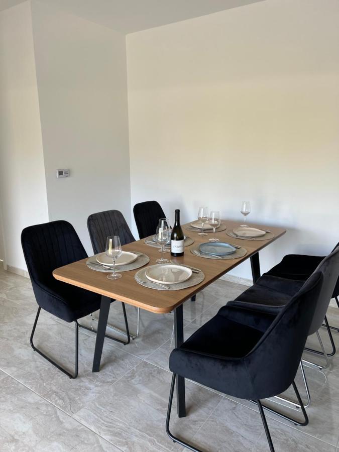 Modern Home Ula Бртонигла Экстерьер фото