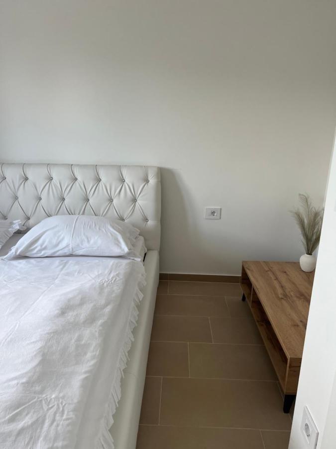 Modern Home Ula Бртонигла Экстерьер фото
