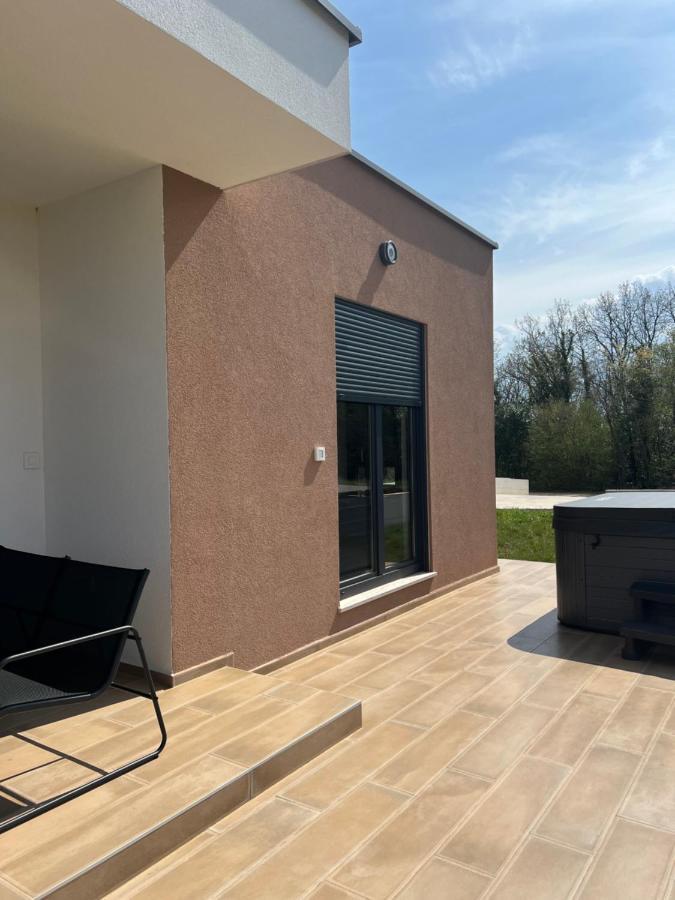 Modern Home Ula Бртонигла Экстерьер фото