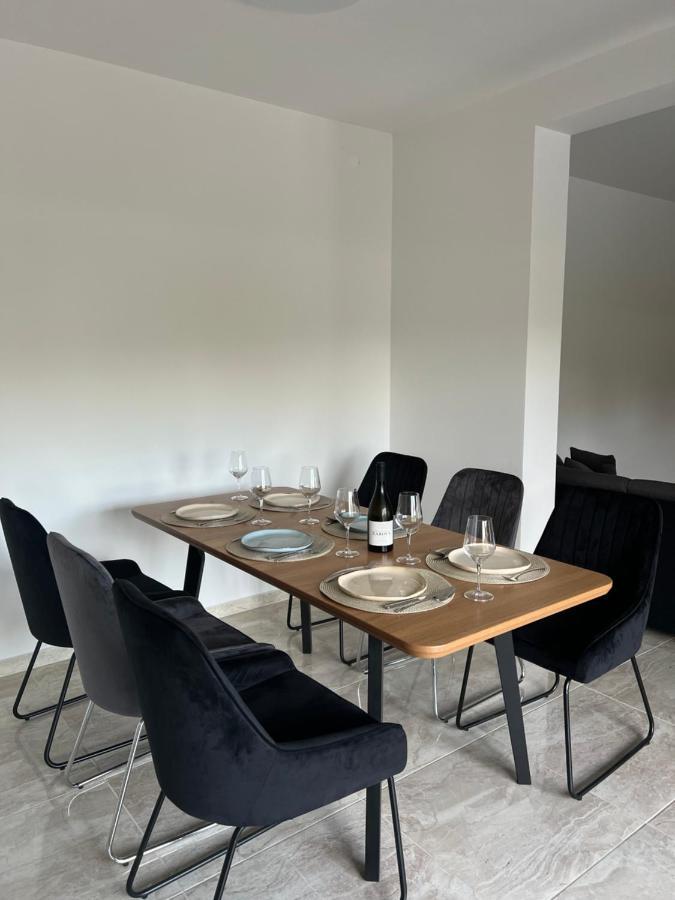 Modern Home Ula Бртонигла Экстерьер фото